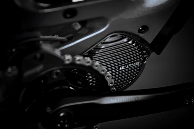 E-ONE SIXTY 700 MATT TITAN/BLACK S 41.5CM